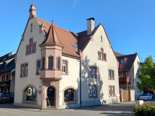 Repräsentatives Wohnhaus mit Gewerbeeinheit in Haltingen +++ RE/MAX Weil am Rhein