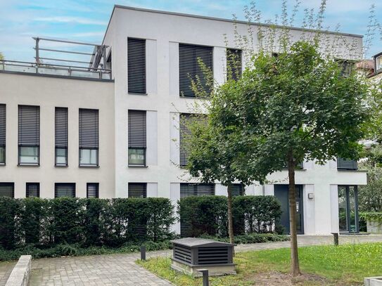 Wohngenuss pur: 3-Zi.-Penthouse mit XXL-Dachterrasse und Balkon in Innenstadtlage