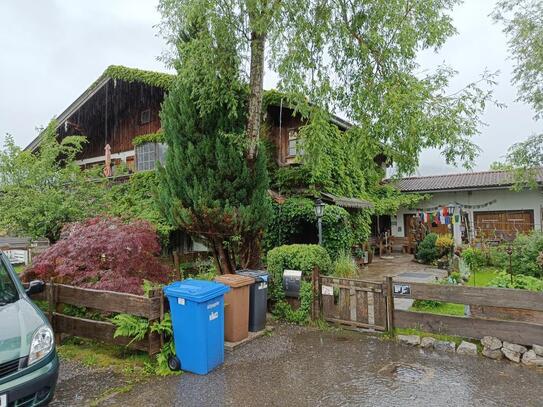 Mehrfamilienhaus in Kreuth mit Bauerweiterungspotential