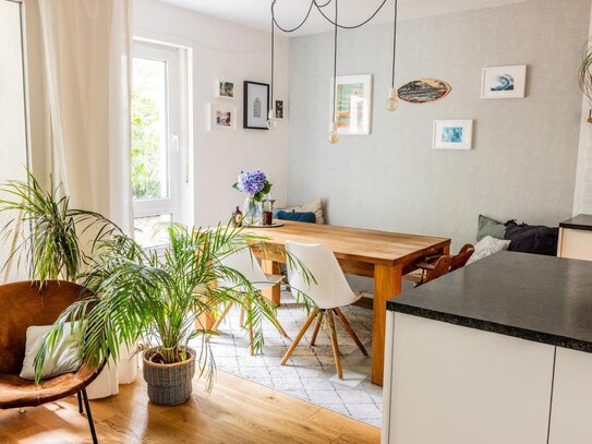 von Privat - Solln / Am Isarhochufer - Charmant renovierte Erdgeschosswohnung mit Garten & Terrasse