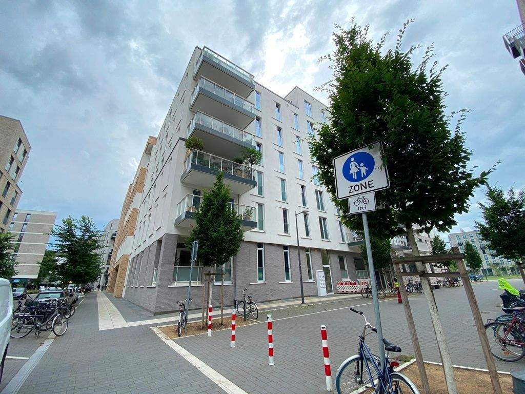 **NEU MITTE ALTONA** 2 Zimmer, ca. 74 m² Wfl, Urban wohnen am Park zzgl. XXL TG-Stellplatz