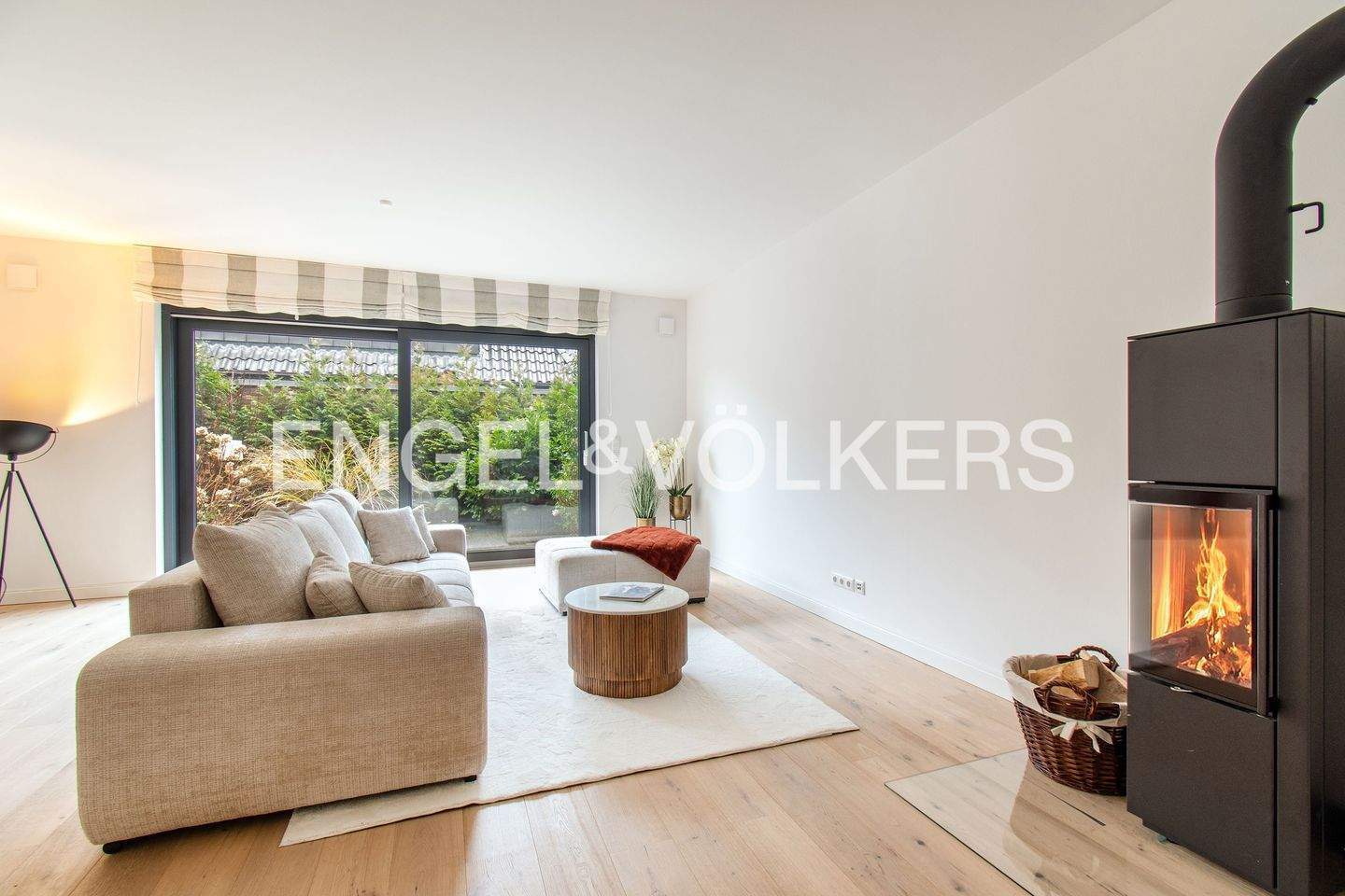 Familienfreundliches Townhouse am Wasser mit Grünblick & Dachterrassen