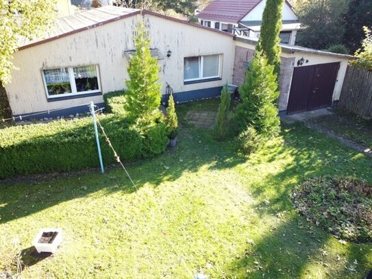 Bungalow mit Garage und Werkstatt in Friedrichsbrunn