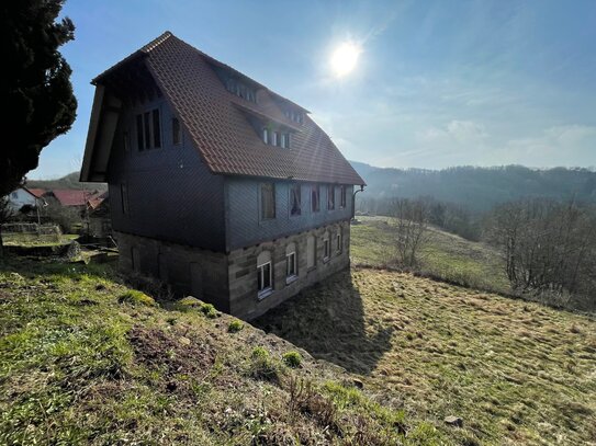 Traditionsreiches Schulhaus mit historischem Flair - ideal für Wohnzwecke