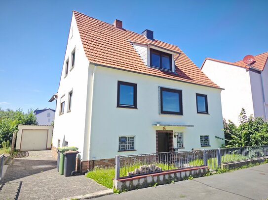 Zweifamilienhaus in einer Sackgasse im alten Ortskern von Waldau