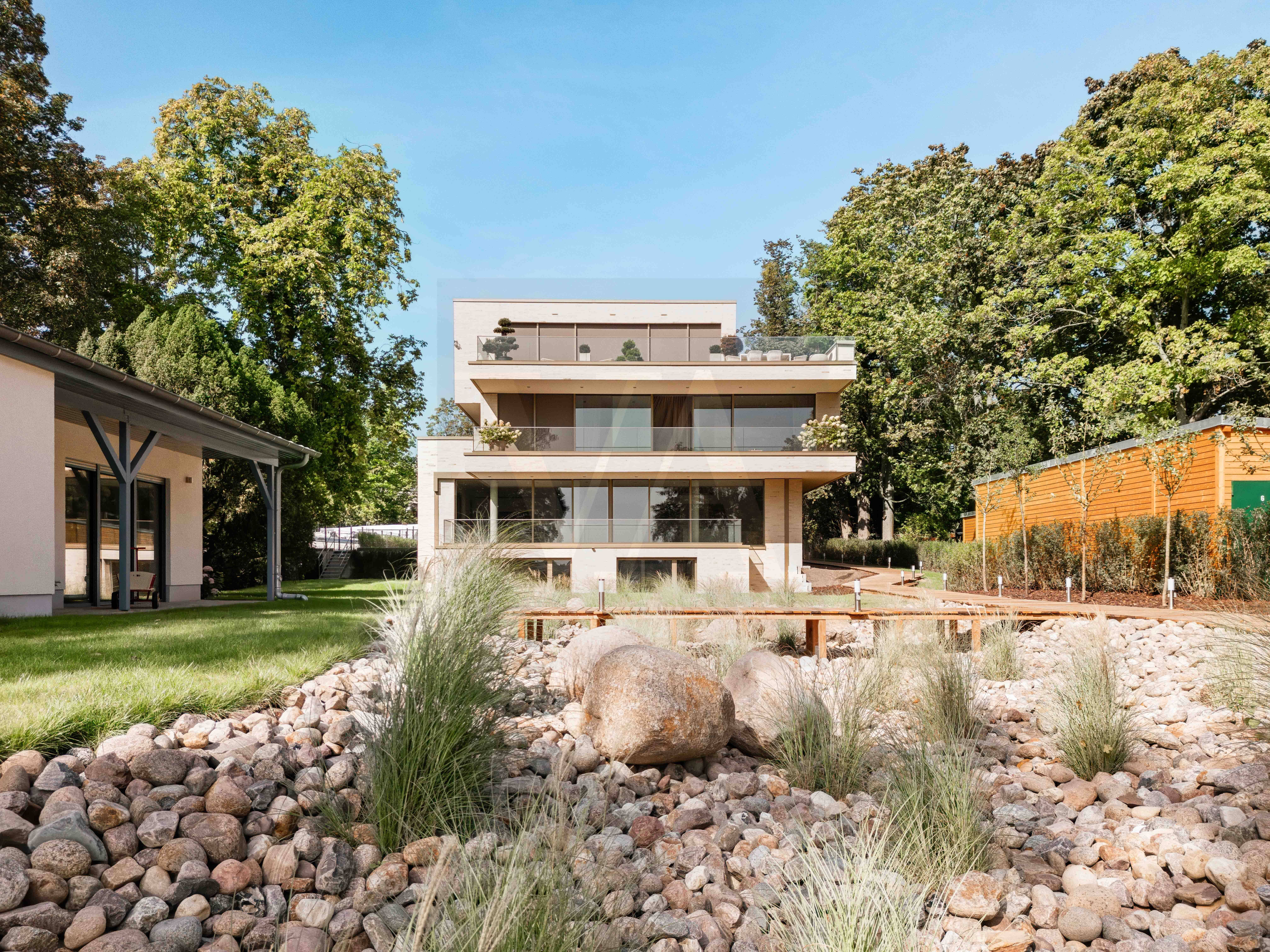 In absolut erster Wasserlinie Designer Wohnungen Am Großen Wannsee auf privatem Parkgrundstück - Foto 1