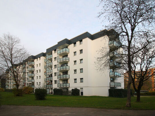 ERSTBEZUG nach Teilsanierung - Attraktive 3-Zimmerwohnung mit Westloggia