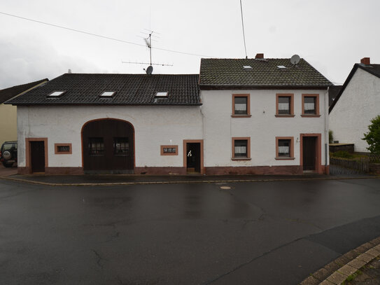 Ehemaliges Eifler Bauernhaus mit Scheune zu einem ZFH ausgebaut mit kleinem Garten Neroth (23)