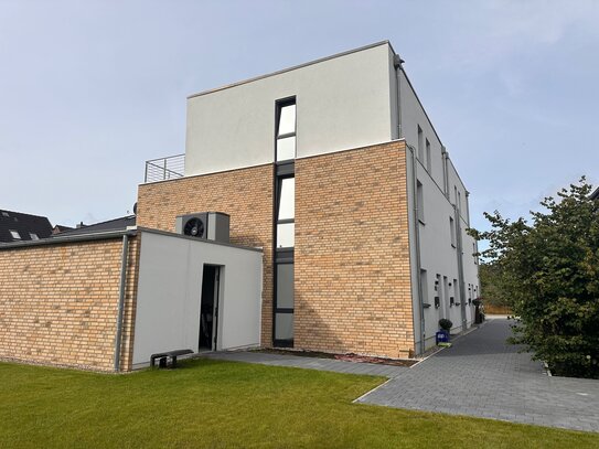 Neubau - Reihenmittelhaus mit Garten und Dachterrasse in ruhiger Wohngegend in Bad Schwartau