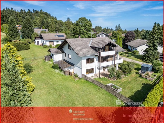 3-Familienhaus in idyllischer Lage am Rande einer großen Wiesenfläche und nahe am Wald