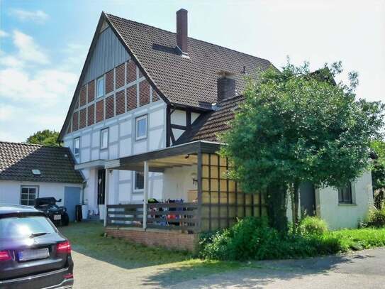 Freiraum für individuelles Wohnen ! Einfamilien-Fachwerkhaus mit großem Garten-/Natur-Grundstück in Dörentrup