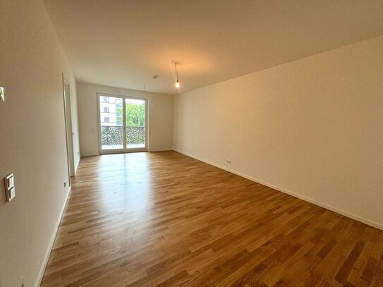 2-Zimmer, großer Balkon, Erstbezug! Berlin Living