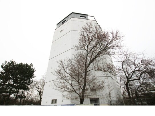 Diverse abgeschlossene Lagerabteile mit ca. 9qm und 18qm im sicheren Hochbunker zu vermieten