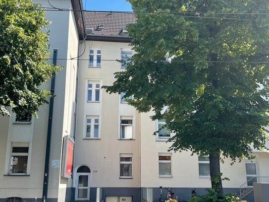 4-Zimmer-Wohnung** Gemütlich wohnen unterm Dach in Düsseldorf-Lierenfeld