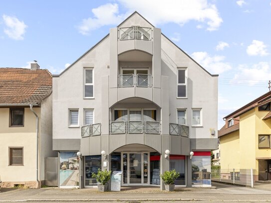 Renovierungsbedürftige 3-Zi-Mais.-ETW mit 89m² Wfl.-3 Balkone-Stellplatz im Hofbereich