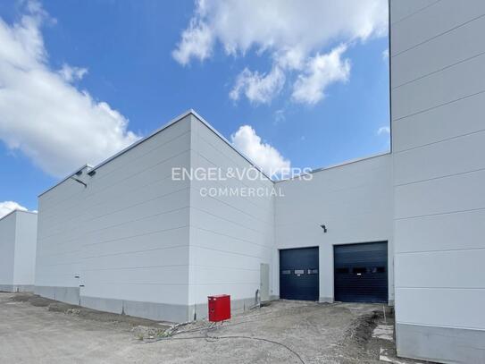 Ebenerdige Produktions-/Lagerflächen - Neubau-Erstbezug - Teilbarkeit ab 624 m²