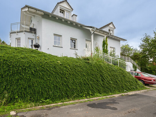 Ein-, Zweifamilienhaus in unverbaubarer Höhenlage in Irrel. 5-min L- Echternach!