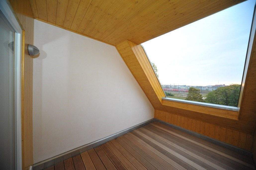 vermietetes Dachgeschoss Studio in zentraler Lage als Kapitalanlage