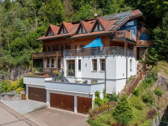 Traumimmobilie in St. Blasien mit Blick auf Dom - Mehrgenerationshaus mit 3 Wohnungen auf 320m²