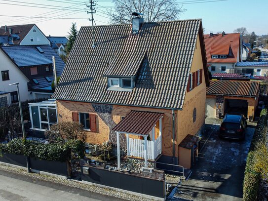 Charmantes Einfamilienhaus in Meitingen - Individueller Stil, großzügiger Garten und viel Platz zum Wohlfühlen