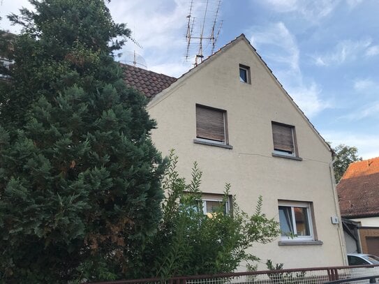 Freistehendes Zweifamilienhaus in schöner Waldrandlage in Mühlheim (Rote Warte)zu verkaufen