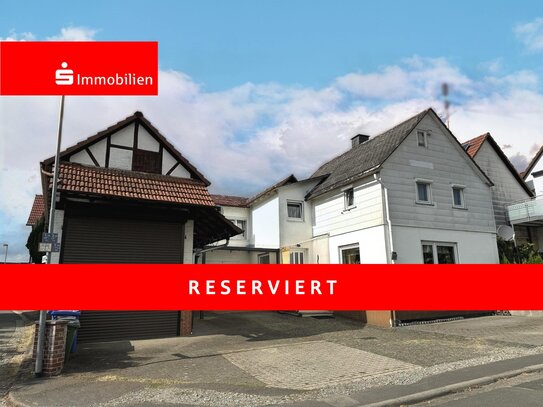 Einfamilienhaus mit Nebengebäude und separatem (Bau-)Grundstück!