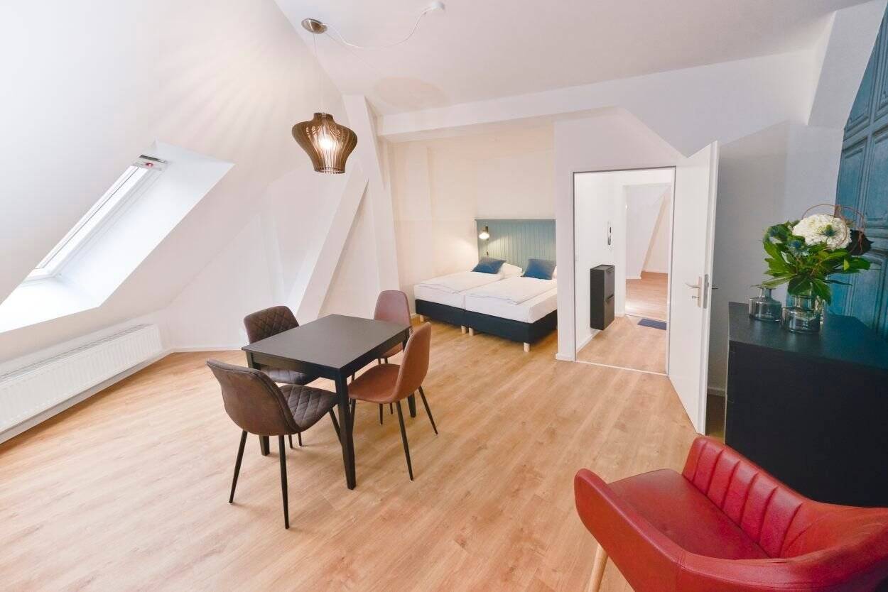 SERVICED APARTMENT: Neue Dachgeschosswohnung für 4 im Prenzlauer Berg - Photo 1