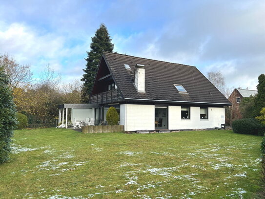 PURNHAGEN-IMMOBILIEN - Großzügiges Einfamilienhaus mit Doppelgarage in ruhiger Lage von Heilshorn