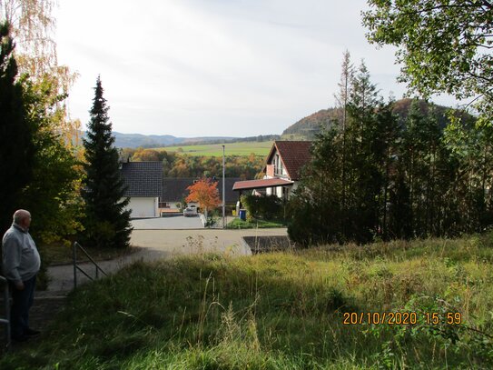 Bauplatz in ruhiger und sonniger Lage (Anliegerstraße)