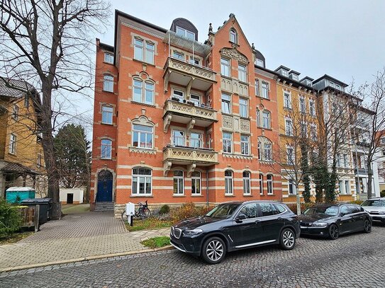 Helle Stadtwohnung mit Balkon und Aufzug im Erfurter Dichterviertel