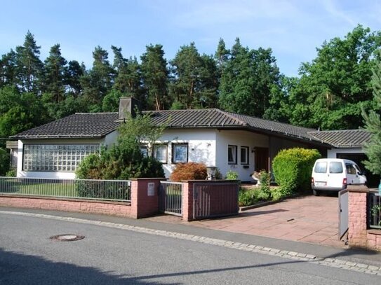 Großzügiges Einfamilienhaus in ruhiger Wohnlage mit parkähnlichem Grundstück (Baureserve)