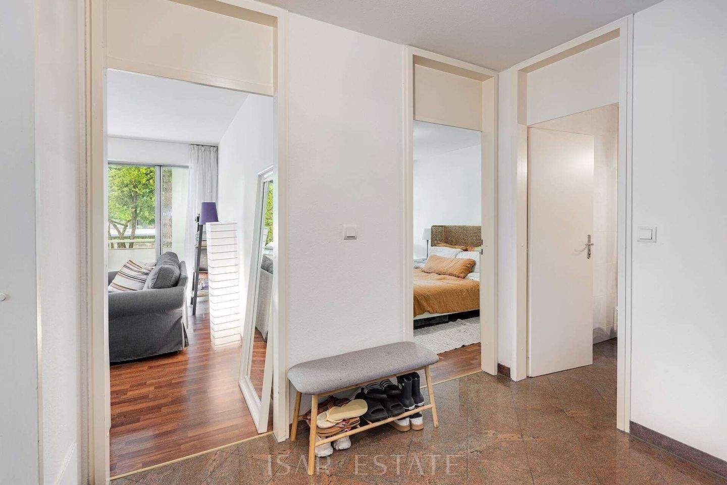 Ruhige 2-Zimmer-Wohnung mit hauseigenem Wellnessbereich in Bogenhausen-Englschalking