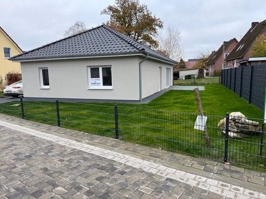 Bungalow-Neubau mit Carport in Baulücke in Soltau