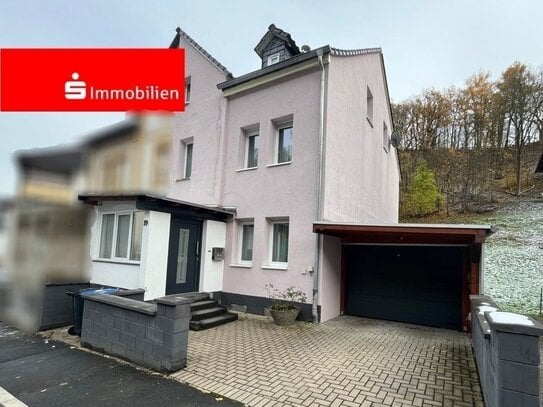 Modernisierte Doppelhaushälfte mit Garage in zentraler Wohnlage! Kurzfristiger Bezug möglich!