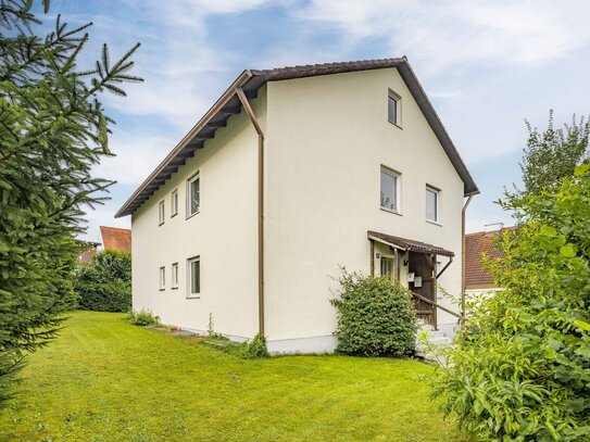 Zweifamilienhaus mit großem Garten in ruhiger Lage von Hilgertshausen.