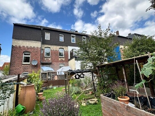 "EHRENSACHE..." Geräumige 2-Zimmer-Wohnung in zentraler Lage mit Garten!