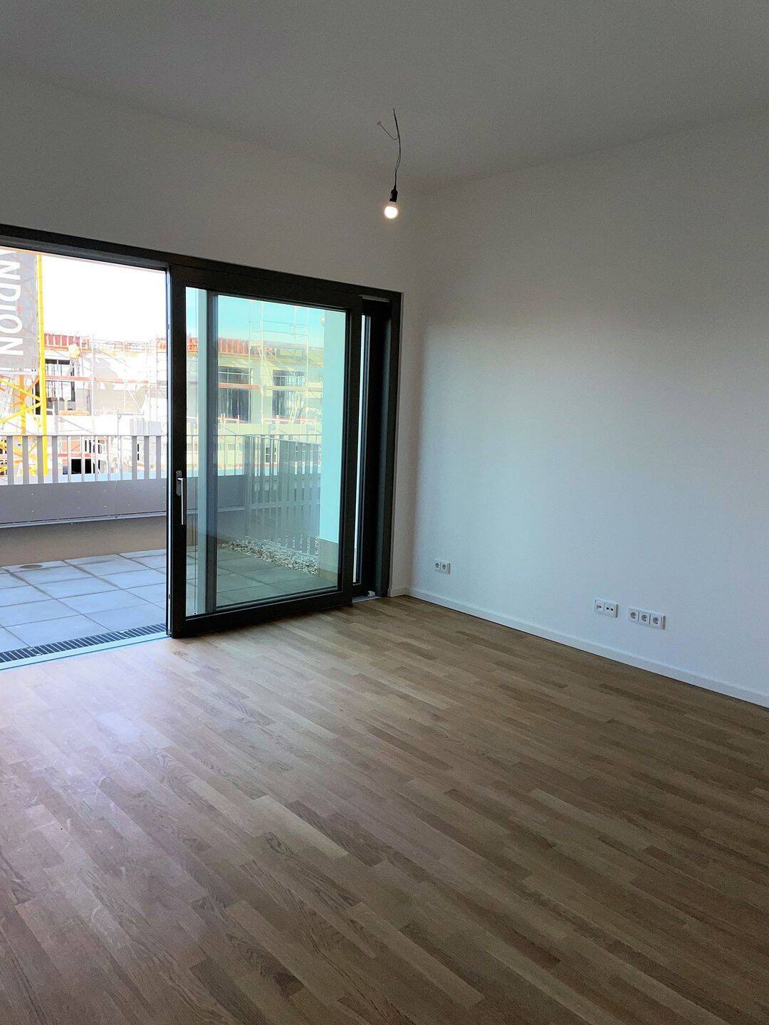 Wunderschöne * 2 Zimmer Dachgeschosswohnung * Terrasse Süd-/West * Einbauküche - SP - Photo 1