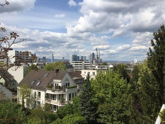 3-Zimmer-Penthouse mit Kamin, Sauna und Blick über die Skyline