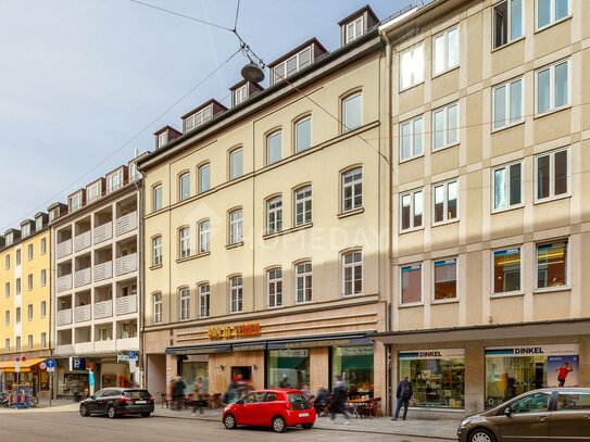 Mitten in der Innenstadt: Charmante 3-Zimmer-Altbauwohnung mit kleiner Terrasse