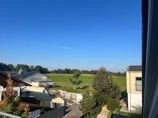 I. I. TEAM: helle, freundliche 4-Zimmer-Wohnung DACHTERRASSENTRAUM