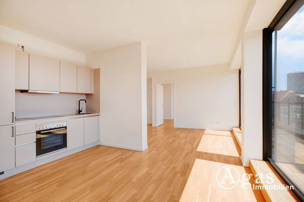 Lichtdurchflutete 2 Zimmer Wohnung mit ca. 67m², EBK und großem Balkon in Berlin-Mitte! - Photo 1
