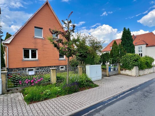 Charmantes Wohnhaus mit kleinem Nebengebäude in zentraler Wohnlage!