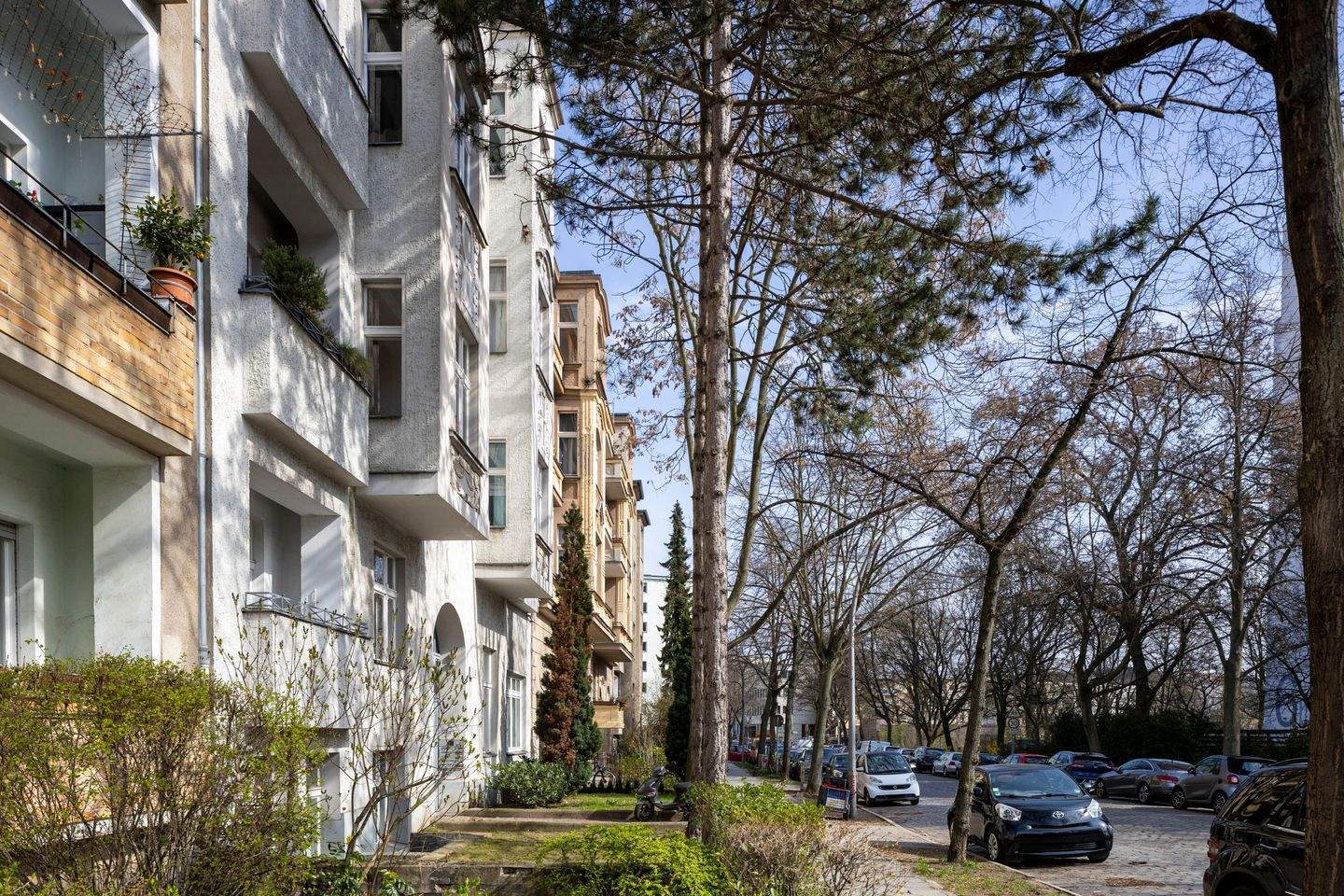 Attraktive Kapitalanlage unweit des Carmerplatzes: 2-Zi.-Dachgeschosswohnung im Altbau, vermietet!