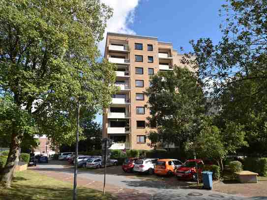 Vermietete Eigentumswohnung in zentraler Lage, sehr gepflegter Zustand, mit Balkon, Personenaufzug und Tiefgaragenstell…