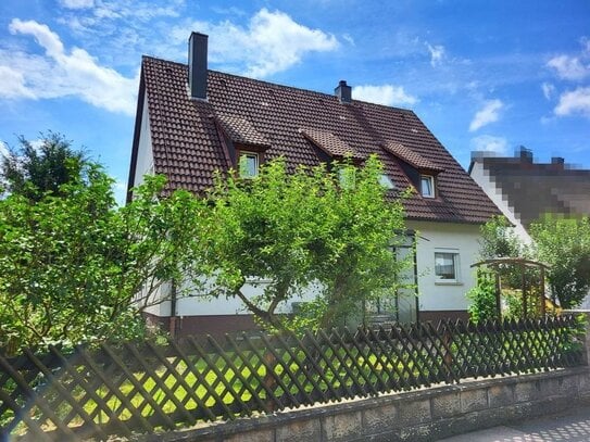 Ein-/Zweifamilienhaus, renovierungsbedürftig, in guter Lage, direkt in Wendelstein, auf einem ca. 651 m² Grundstück zu…