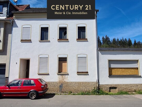 Euskirchen-Kreuzweingarten - Grundstück mit Abriss-/ Sanierungsobjekt