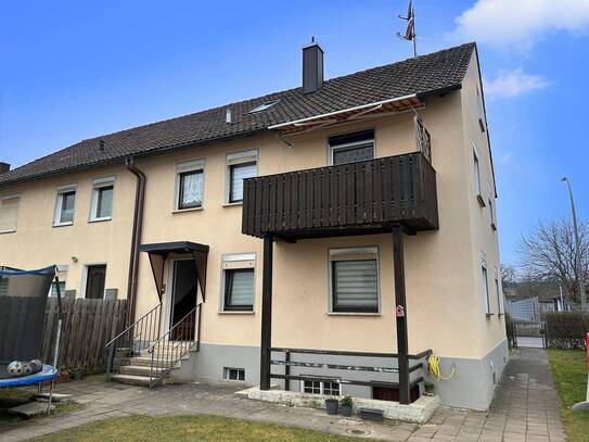 Solide DHH mit Doppelgarage in Schlüsselfeld...Zur Kapitalanlage oder späteren Eigennutzung