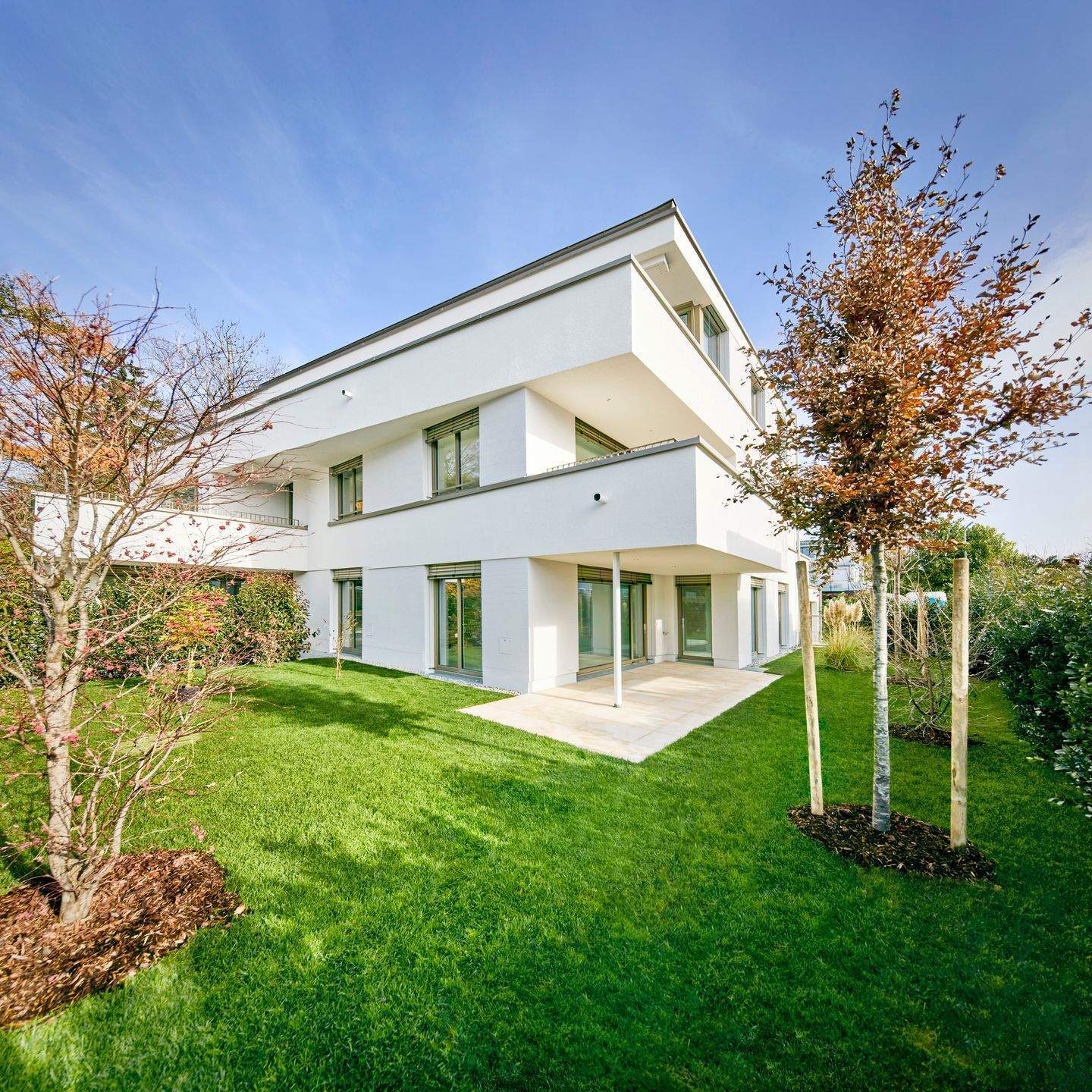 BEZUGSFERTIG | EXKLUSIVE GARTEN-VILLENWOHNUNG NAHE DER WÜRM | PRIVATGARTEN 246 m²