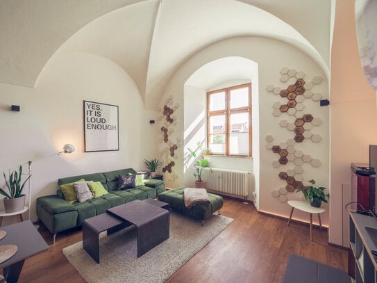 Exklusive Wohnung in der Altstadt - 2 Zimmer mit Einbauküche, großem Bad und Galerie