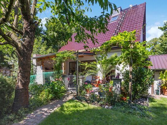 Großzügiges Einfamilienhaus mit 9 Zimmern und idyllischem Garten in Glienicke/Nordbahn